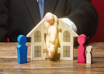 האם רצתה לשנות את מקום מגוריה – השופט קבע שטובת הילד קודמת לזכות שלה לחופש תנועה